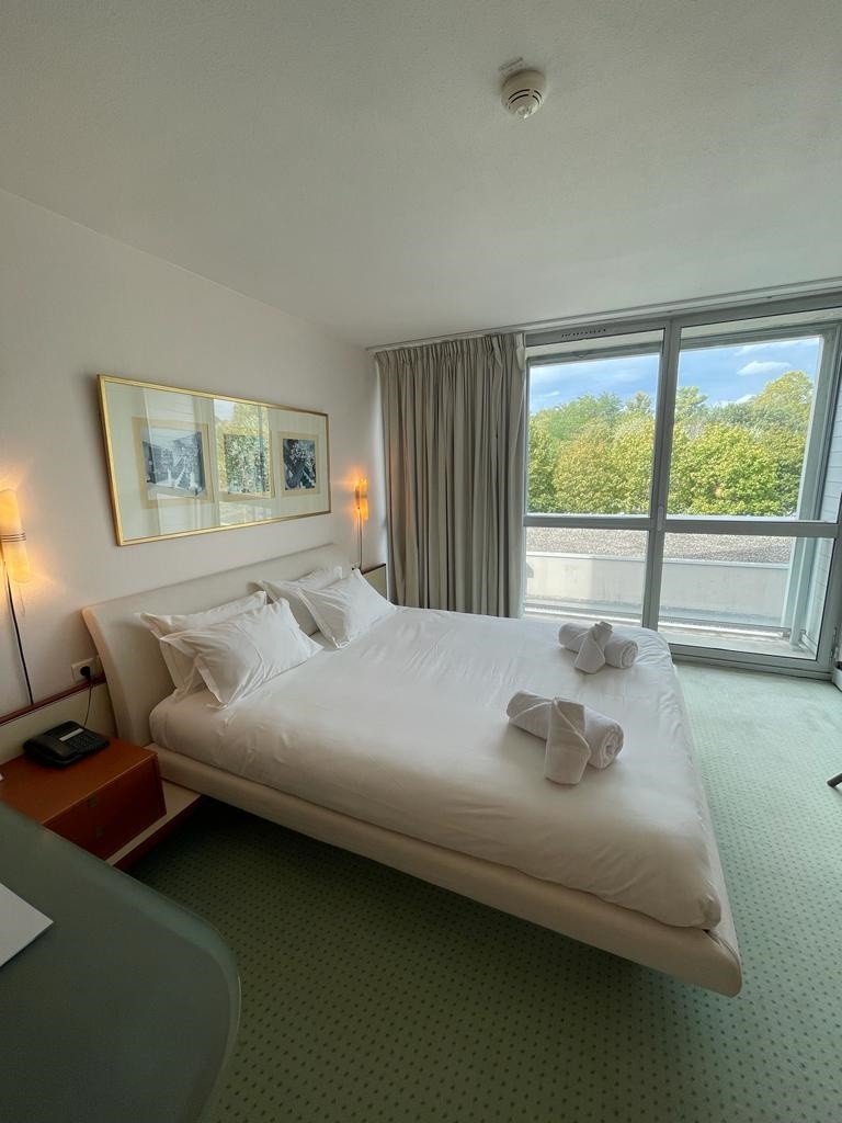 Chambre confort à grand lit